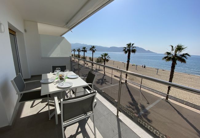 Apartment in Rosas / Roses - Ref. 68687 Apartment in Rosas / Roses - Ref. 68687